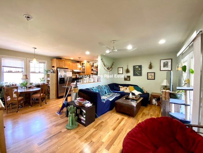 Building Photo - 21 Dorr St Unit C