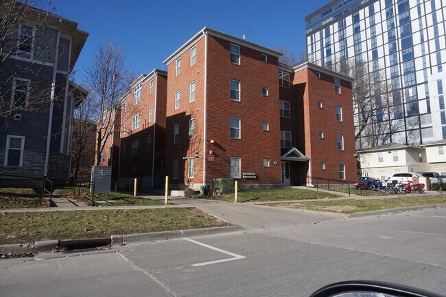 Photo - 517 S Linn St