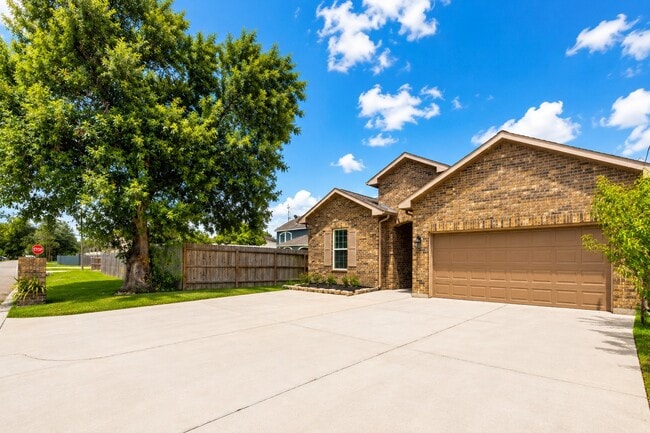 Photo - 8938 Intervale St