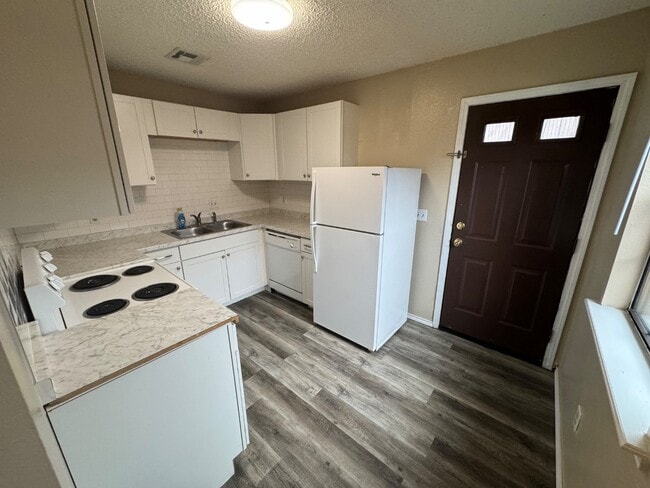 Photo - 1406 N Grand Ave