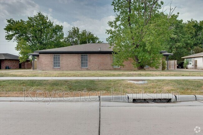 Building Photo - 2413 Woodgate St Rental