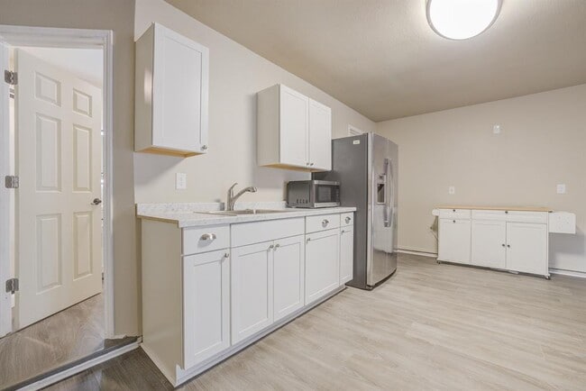 Photo - 5303 Shady Oak Cir
