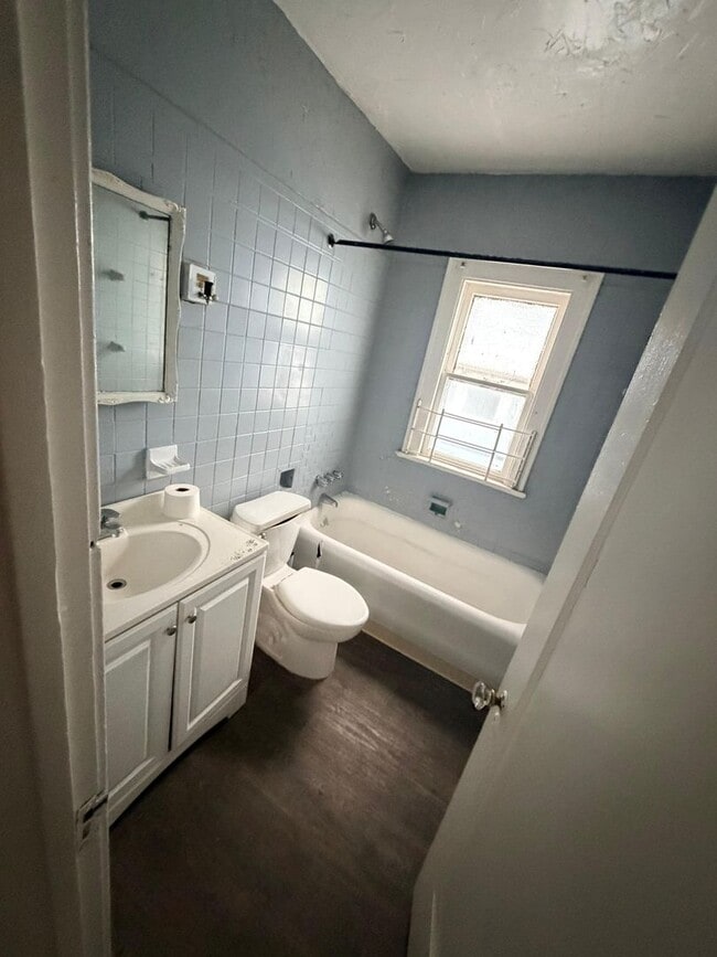 Photo - 9426 Dickens Ave Unidad 2