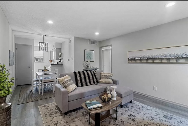 Photo - 1810 N Garrett-117.71 Unit 117.71