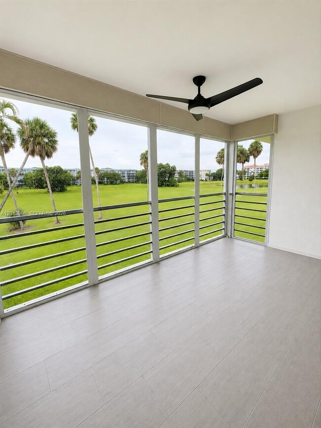 Building Photo - 903 Cypress Terrace Unit 205