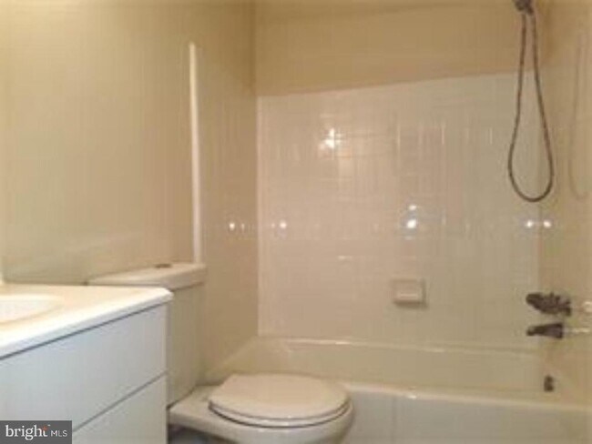 Photo - 1016 W Baltimore Pike Unidad C-12