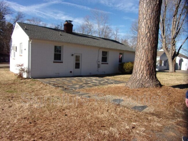 Photo - 8329 Meadowbridge Rd