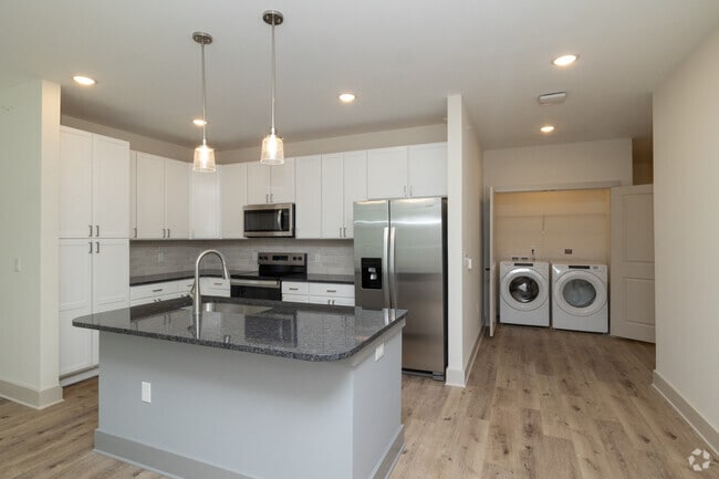 3BR, 2BA - 1,328SF - Kitchen - The Hominy