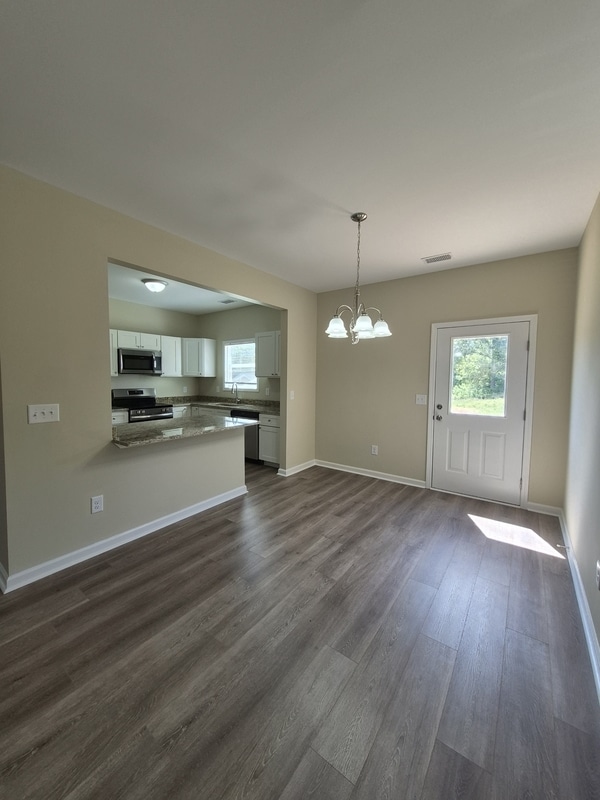 Photo - 209 Charlotte Cir