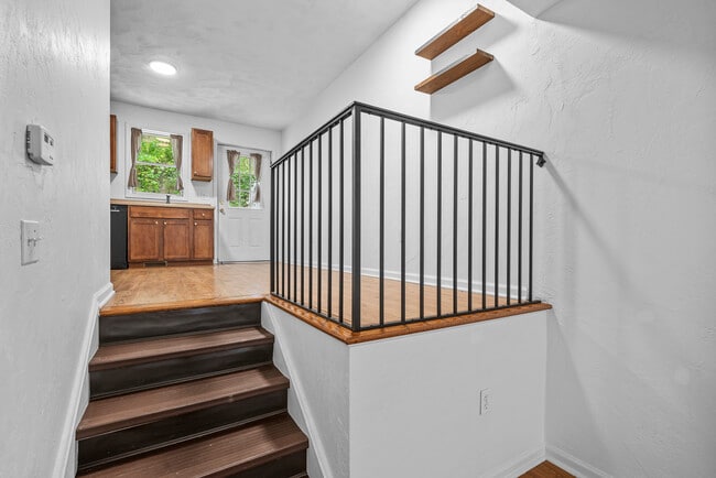Building Photo - 1304 Breed St Rental