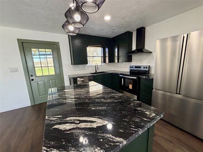 Photo - 100 Shady Oaks Ln