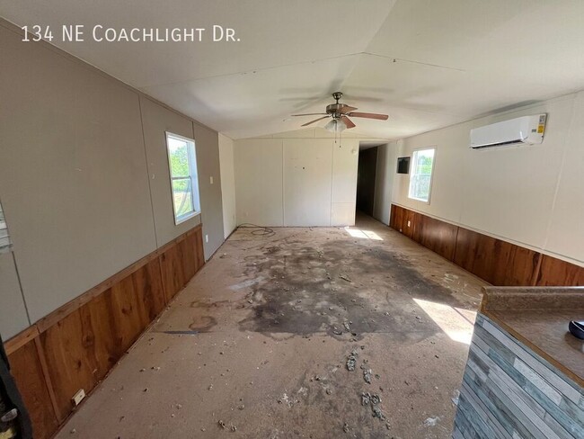 Photo - 134 Coachlight Dr