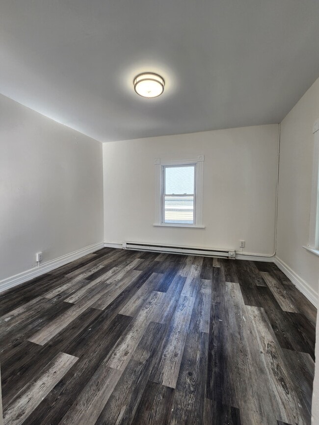 Building Photo - 92 Twiss St Unit 1