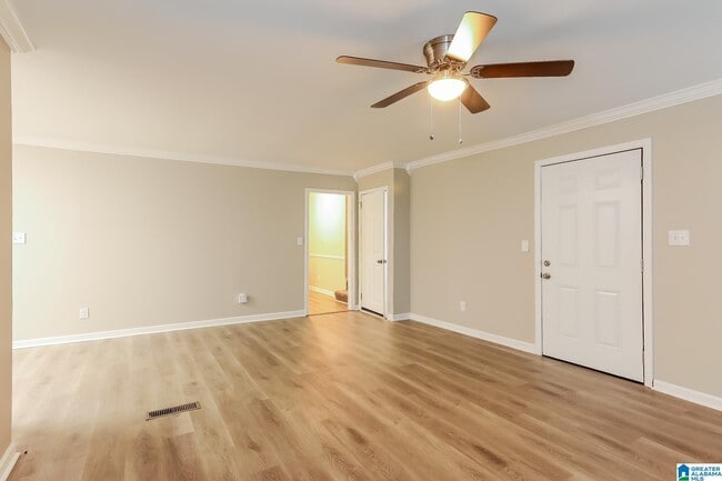 Photo - 637 16th Ave NW