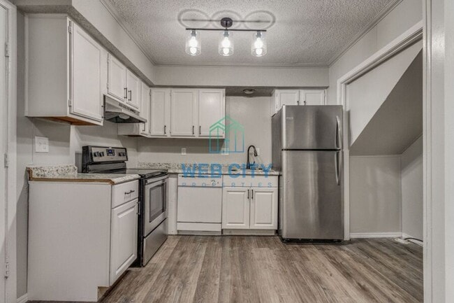 Photo - 245 Alexandria St