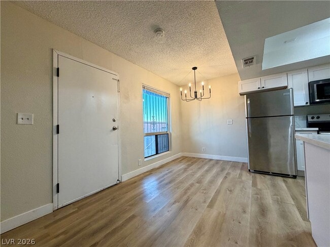 Photo - 4300 N Lamont St Unit 247