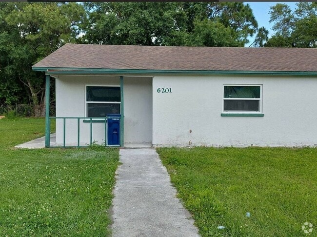 Building Photo - 3/2 Duplex in Bradenton Rental