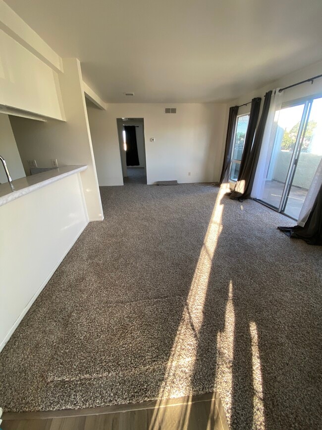 Building Photo - 18881 Valley Cir Unit C