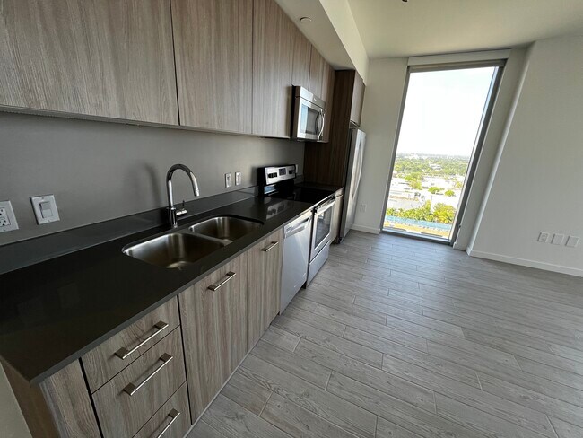 Photo - 208 NE 35th Ter Unidad C1