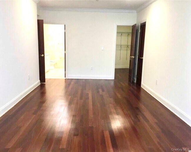 Photo - 171 Great Neck Rd Unit 1A