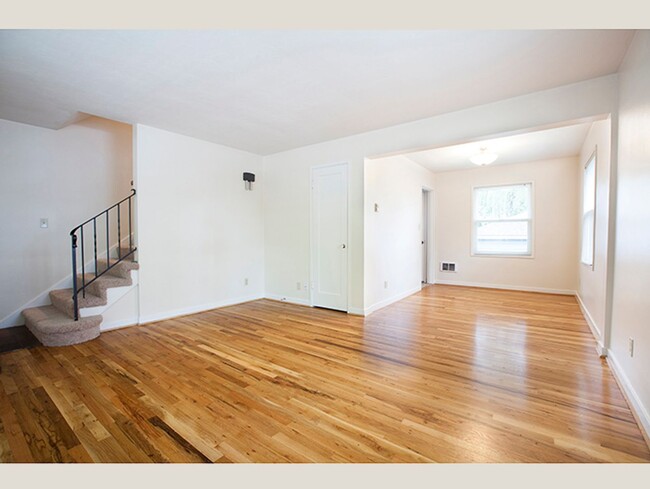Mid-Century Gem in a Calm, Park-Like Setting! - Mid-Century Gem in a Calm, Park-Like Setting! Apartment Unit 079