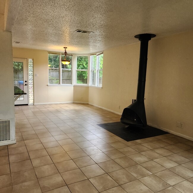 Photo - 18171 Meandering Way