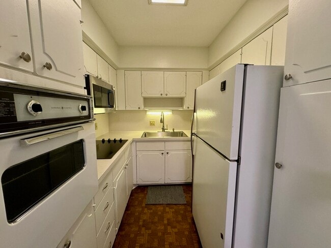 Photo - 2601 Bellefontaine Unidad B301