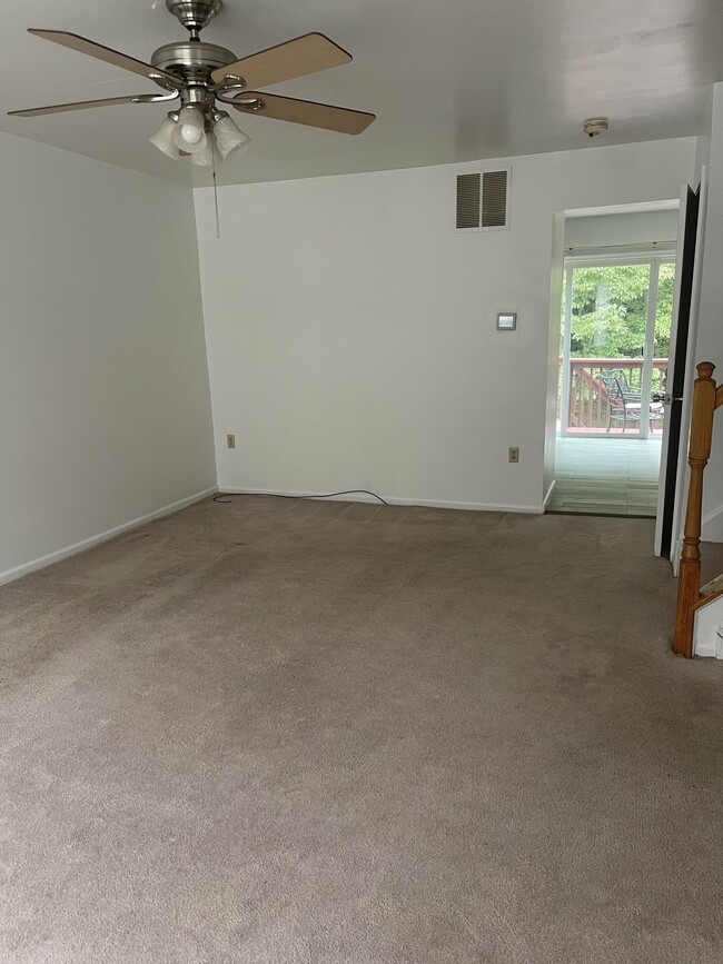 Photo - 124 Richards Ln