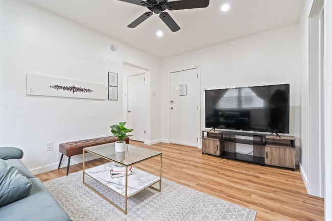 Photo - 1622 Union Turnpike