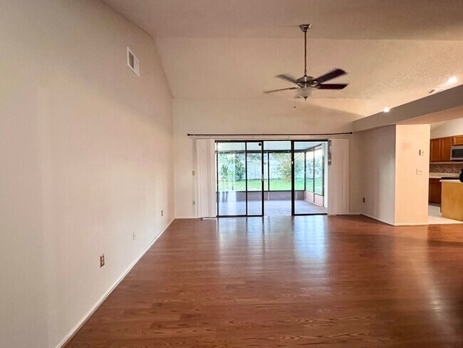Photo - Spacious 3 bedroom 2 bath 2 car garage hom...