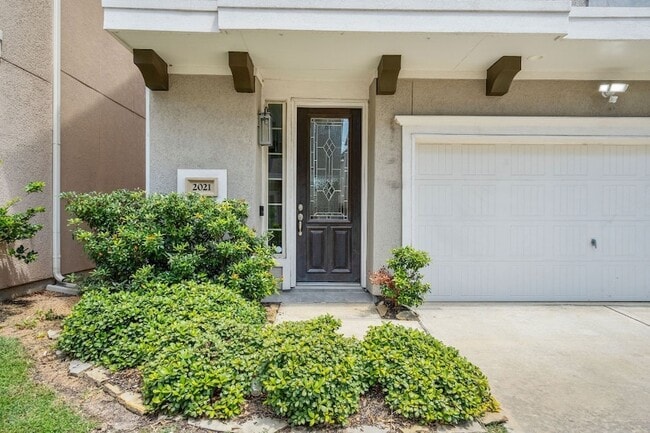 Photo - 2021 Cambridge Heights Pl