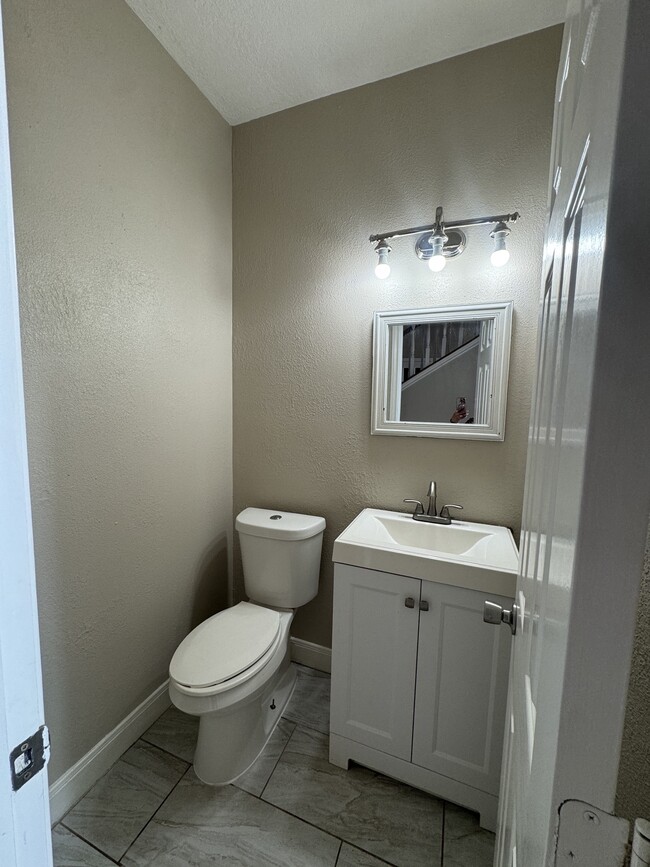 Photo - 201 Pebble Springs Ln