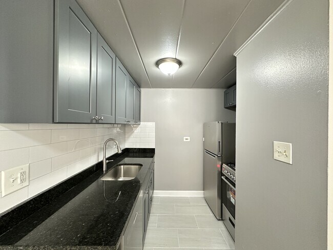 Photo - 9620 Ivanhoe Ave Unit 8