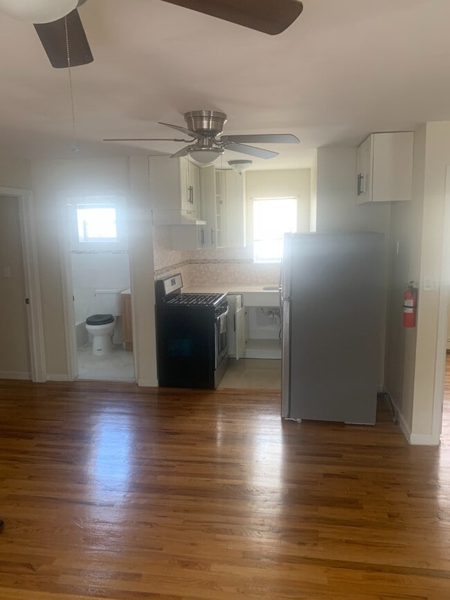 Photo - 7xx E 226th St