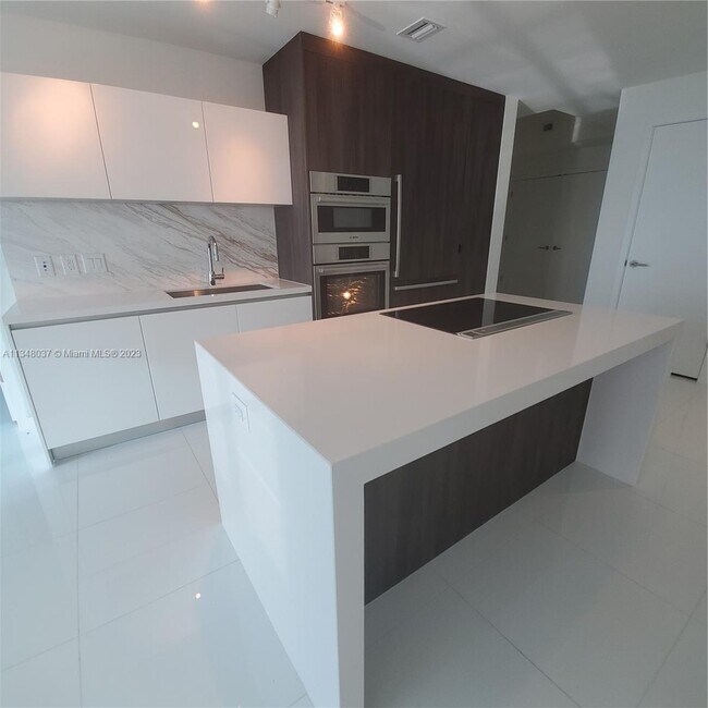 Photo - 851 NE 1st Ave