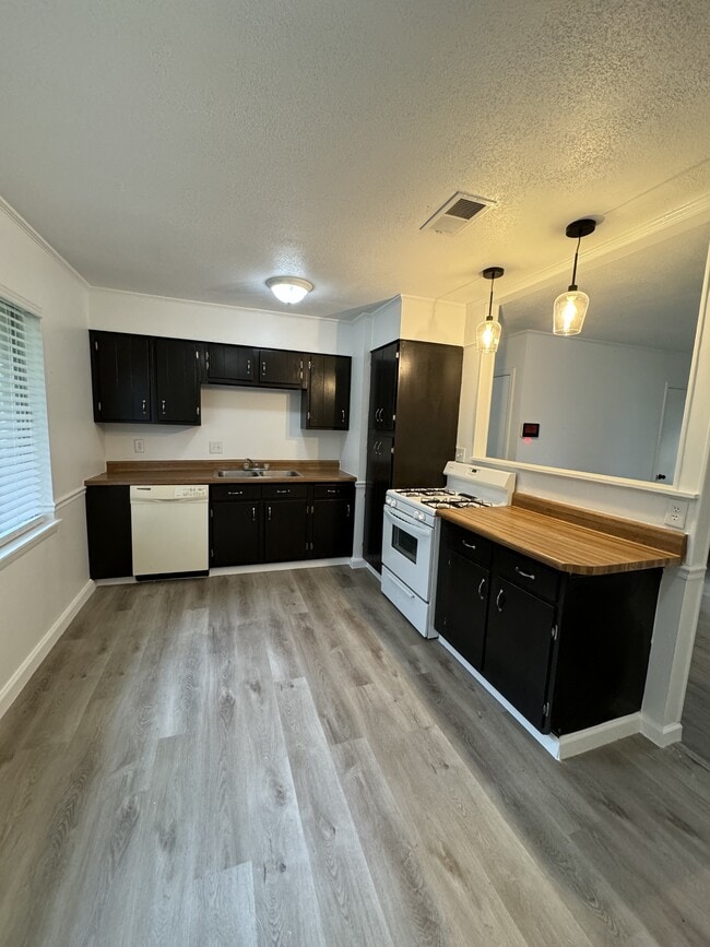 7005 Denver Dr