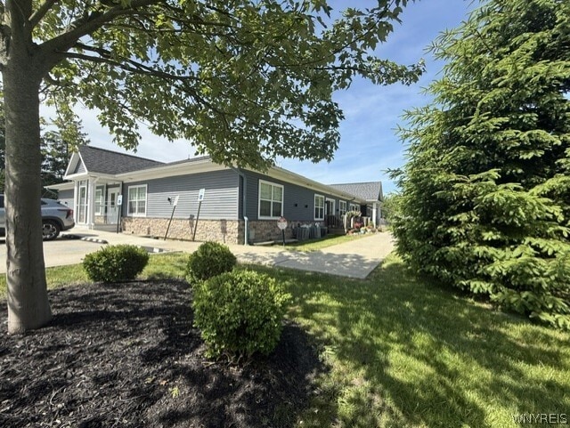 Photo - 610 Ayer Rd
