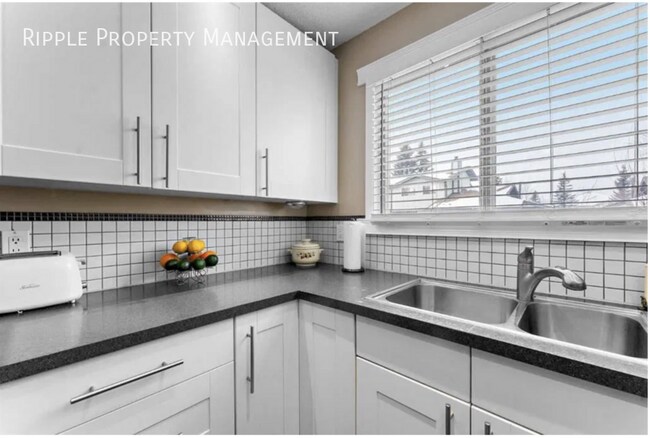 Photo - SPACIOUS 2 BEDS, 1.5 BATHS TOWNHOUSE | Massive Master Suite & Direct Green Space Access