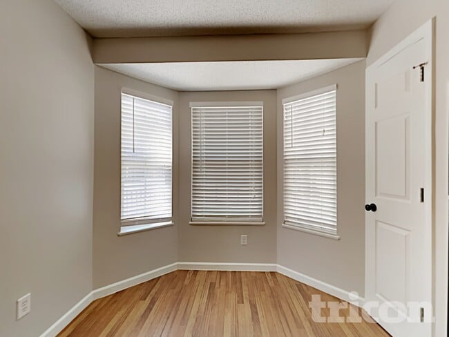 Photo - 319 Quiet Grove Ln
