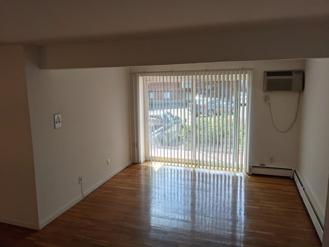 Photo - 1041 Delta Ave Unidad 502