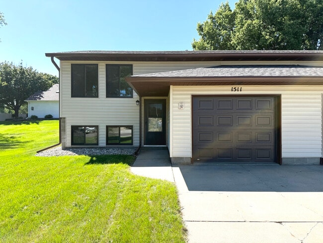 Building Photo - 1505 E Cedar Cir Unit 1511