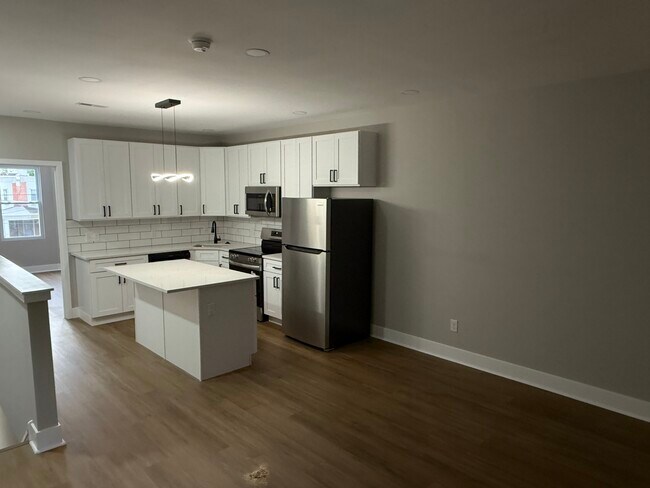 Photo - 638 N 63rd St Unidad 2