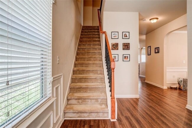 Photo - 208 Hidden Creek Pt