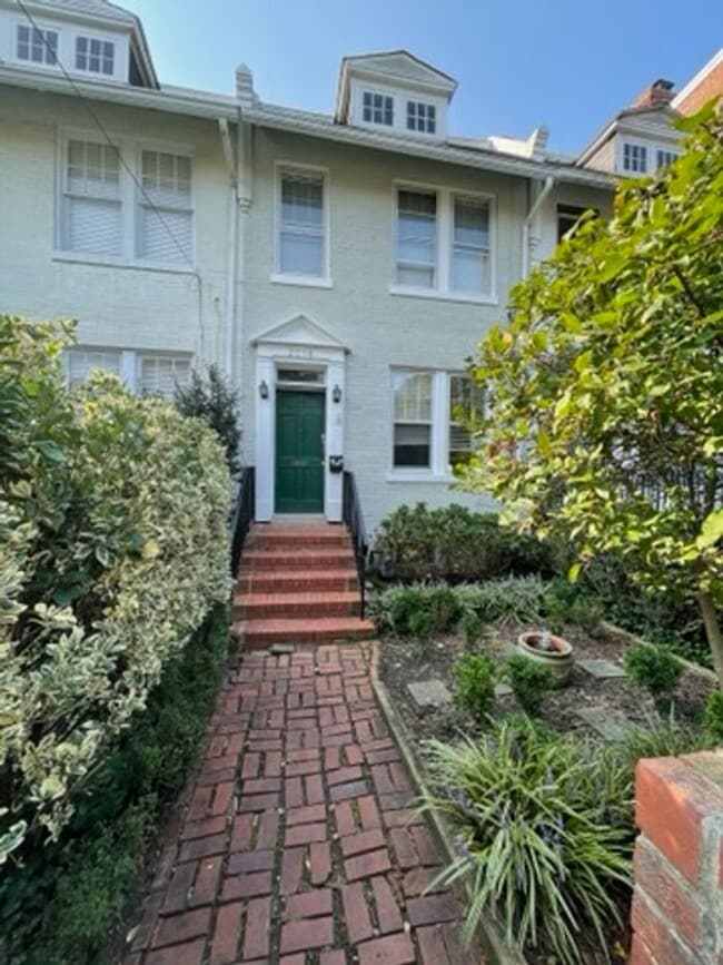 Building Photo - Georgetown Row Home For Rent!