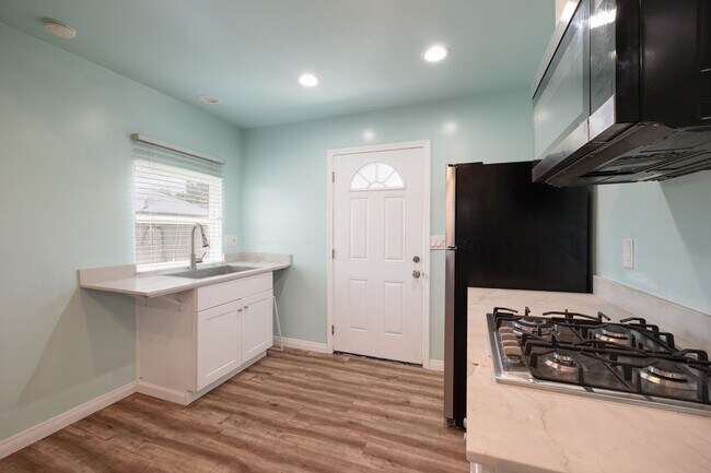Photo - Super cute fully furnished studios now ava...