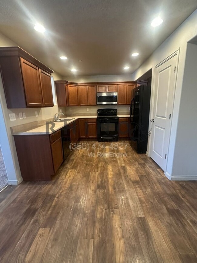 Building Photo - 6941 Village River Ln Unit I 03