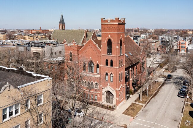 Photo - 2900 W Shakespeare Ave