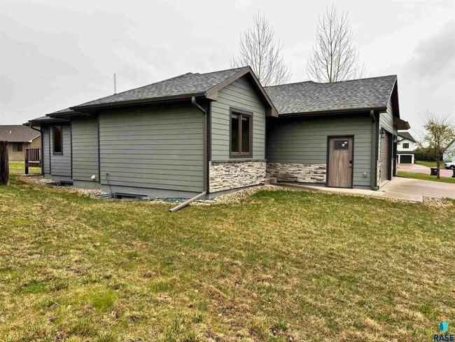 Photo - 504 Cedar Dr