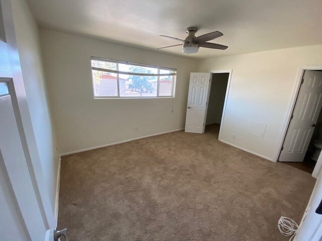 953 N Desert Ave