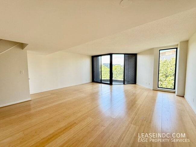 Photo - 1099 22nd St NW Unidad #805